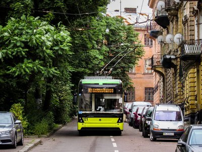 Через негоду три львівські тролейбуси курсують зі змінами
