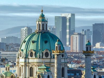 Туристичний бум обернувся новим податком: яка столиця підвищить збір для мандрівників з 2027
