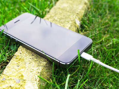 Чи шкодить швидка зарядка акумулятору смартфона: відповідь фахівців