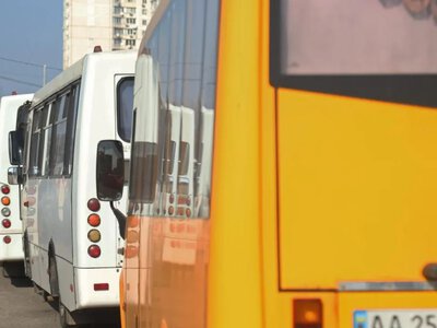 У Києві знову дорожчає проїзд у маршрутках: скільки коштуватиме поїздка 