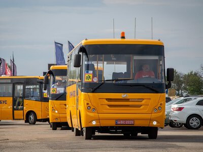 Одеським громадам роздали автобуси, придбані на аукціоні з одним учасником
