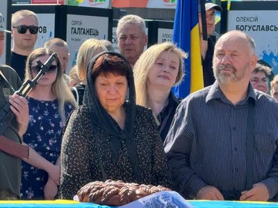 З двома полеглими Захисниками – Євгеном Кісельовим і Євгеном Ковальчуком – попрощались у Рівному