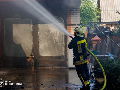 У Вінниці сталася масштабна пожежа в приватному секторі
