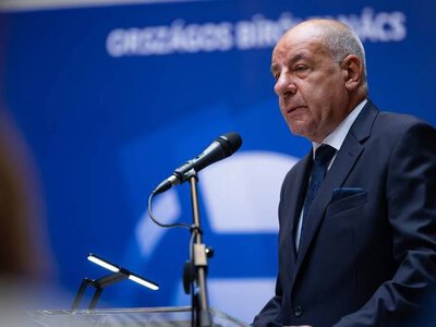 В Угорщині парламент проголосував за усунення з посади президента