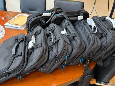 Цифровізація в серці Карпат: Чехія передала партію ноутбуків для шкіл та садочків Рахівщини