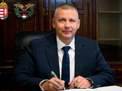 Ми зачиняємо двері перед росіянами: міністр оборони Угорщини про нові підходи до безпеки