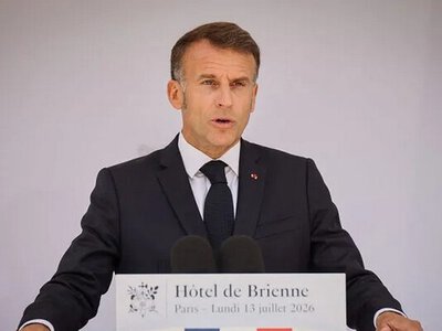 Макрон назвав стратегію «одиночної» оборони в Європі «абсурдом»