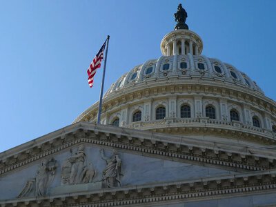 Сенатори США внесли законопроєкт Ліндсі Грема про санкції проти рф без правок Трампа - CBS