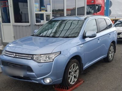 На Львівщині прикордонники виявили автомобіль, викрадений у Великій Британії