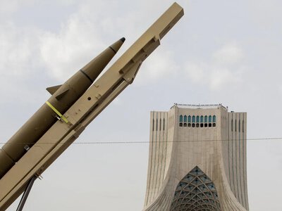 Зрив домовленостей: Іран завдав ударів по базах США, Вашингтон відповів атакою
