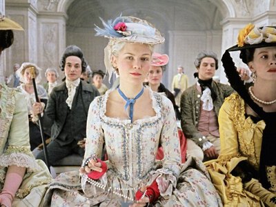 Коли стиль переміг сюжет: 3 фільми, які варто подивитися суто заради розкішних костюмів