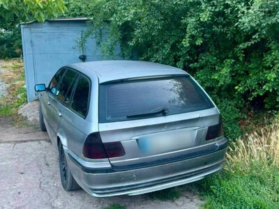 У Рівному евакуювали BMW, який заблокував виїзд із гаража