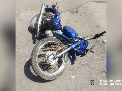 У Диканьці Renault зіткнувся з мотоциклом: до лікарні потрапив 14-річний хлопець