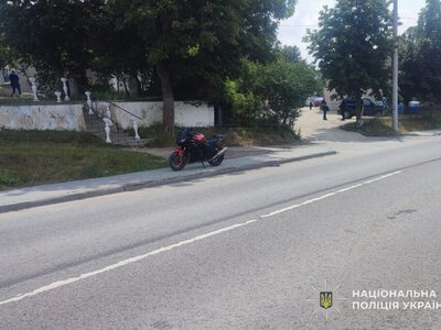 На Зборівщині неповнолітній мотоцикліст збив пенсіонера, який переходив дорогу