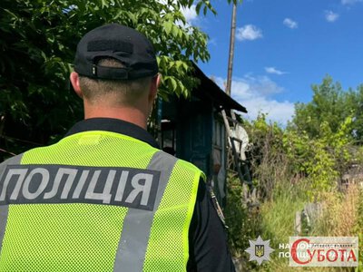 На Житомирщині застілля обірвав удар ножем: чоловіка поранили в живіт