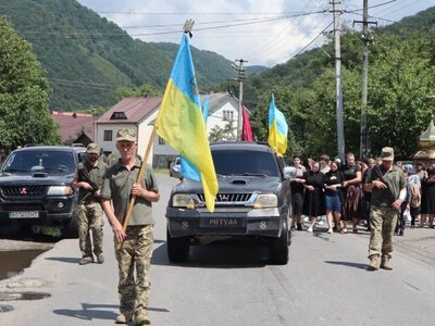 На Тячівщині попрощалися із полеглим захисником Василем Михальчичем (ФОТО)