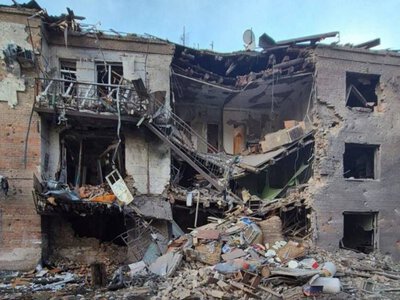 Росіяни атакували Запоріжжя керованими авіабомбами: двоє загиблих, зруйнована багатоповерхівка