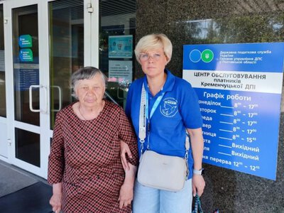 Волонтери “Проліска” евакуювали пенсіонерку із Шосткинщини до доньки на Полтавщину