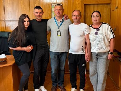 Паспорти для військових у Хусті оформили двом захисникам після 4 років полону