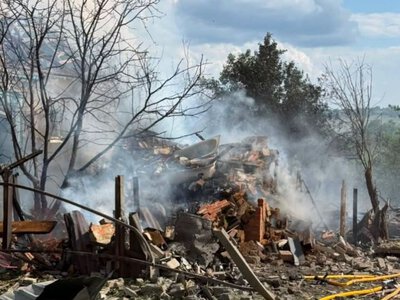  Двоє загиблих і троє поранених: окупанти вдарили по приватному сектору в Ясній Поляні Краматорського району 