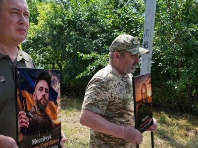 На Київщині попрощалися з братами Мосейчуками, у вбивстві яких підозрюють військових 155-ї ОМБр