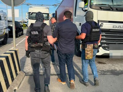 Україна домоглася екстрадиції двох підозрюваних у багатомільйонних економічних злочинах