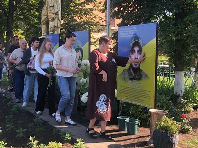 На Кам’янщині відкрили пам’ятний стенд на честь полеглого десантника