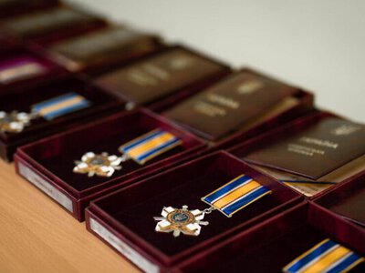 Сім родин полеглих Героїв із Шосткинщини отримали високі державні нагороди + Фото