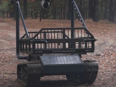 Сам слідуватиме за бійцем: в Україні запустили серійне виробництво робота Nurse TB20