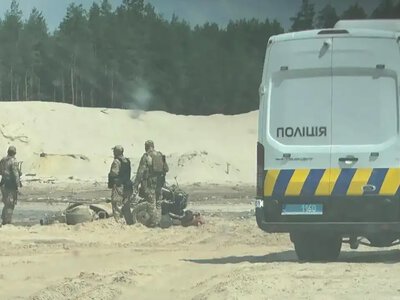 Поблизу Федорівки на Рівненщині помітили правоохоронців біля бурштинових ділянок