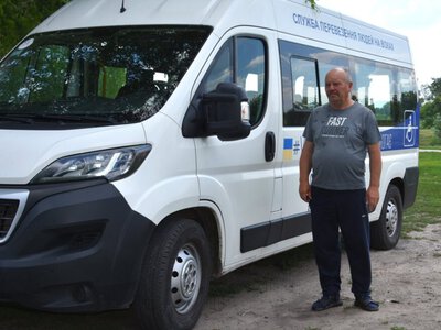  «Соціальне таксі», яке змінює життя: на Носівщині вже сьомий рік допомагають тим, хто найбільше потребує 
