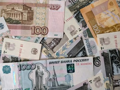 Російські олігархи масово виводять капітал за кордон через політику Путіна