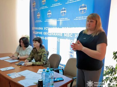 Соціальна адаптація та працевлаштування: у Франківську поліцейські долучилися до міжвідомчої зустрічі з підтримки ветеранів