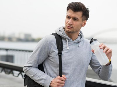 Must have влітку: стильні пляшки для води до тисячі гривень