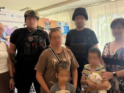 З передмістя Херсона вдруге евакуювали жінку з двома дітьми