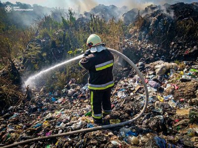 На Тернопільщині сталася масштабна пожежа на сміттєзвалищі