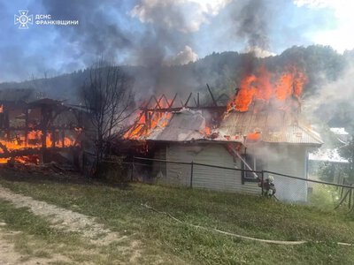 На Косівщині горіла господарська будівля та житловий будинок