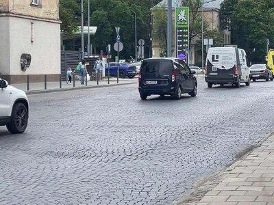 Від завтра ремонтуватимуть частину вул. Личаківської
