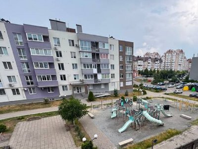 Будинок, який пережив війну, повертається до життя у Бучі