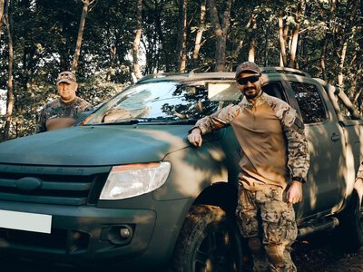 Фонд “Відкрий Україну” передав нові пікапи двом підрозділам ЗСУ