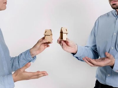 Чи можуть забрати спільне майно через борги одного з подружжя: про це має знати кожен