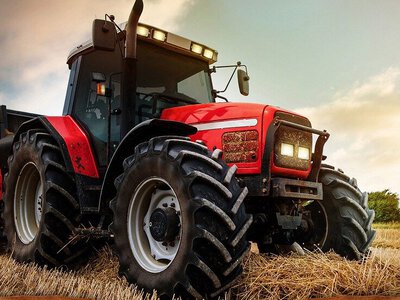 Трактори принесли бюджету 381 млн грн: які товари сформували найбільші митні надходження на Тернопільщині