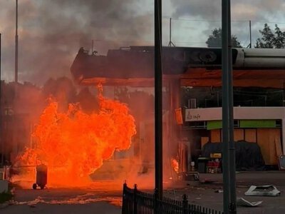 Росіяни вдарили керованими авіабомбами по центру Сум: пошкоджено багатоповерхівку, серед поранених — дитина 