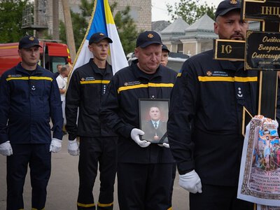 У Миколаєві попрощалися з рятувальником Владиславом Олійником, який загинув під час служби