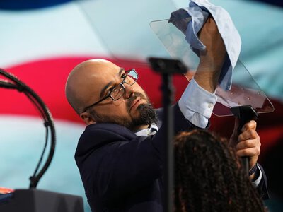 Оператор телесуфлера Трампа заробив понад $100 тис. на ставках – “вгадував” слова, які будуть у промовах