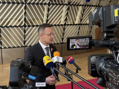 Угорщина почала розслідувати можливі зв’язки з Росією ексміністра Петера Сійярто