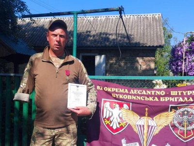 Бійця з Рівненщини, який утратив руку на фронті, нагородили «Золотим хрестом»