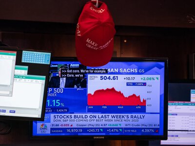 Трамп безсоромно рекламує компанії, в які інвестує. Розслідування