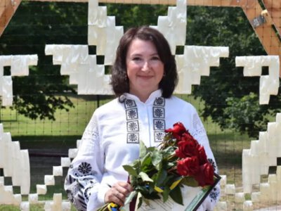 Заступниця начальника управління освіти з Нововолинська отримала почесну відзнаку