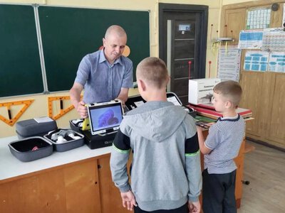 Навчальні дрони та планшетний комп'ютер: на Кіровоградщині бізнес допомагає розвивати сучасні напрями освіти